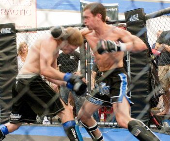 Paramount BJJ fighter Mike Thomas (Right) Wins Another MMA Fight